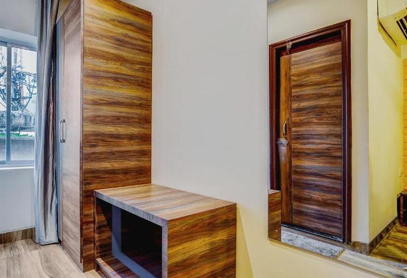 Hotel Super Collection O Kalinga Bapuji Nagar