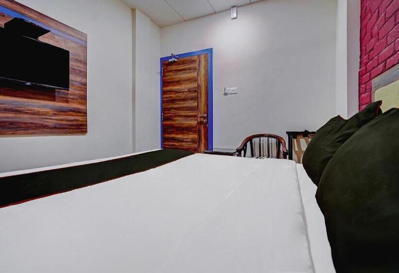 Hotel Super Collection O Kalinga Bapuji Nagar