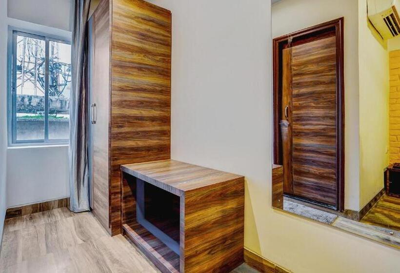 Hotel Super Collection O Kalinga Bapuji Nagar