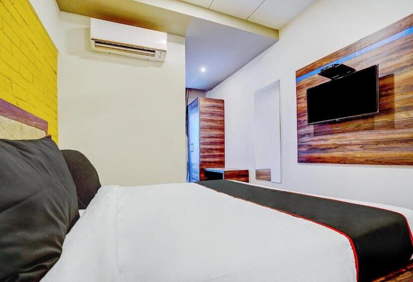 Hotel Super Collection O Kalinga Bapuji Nagar