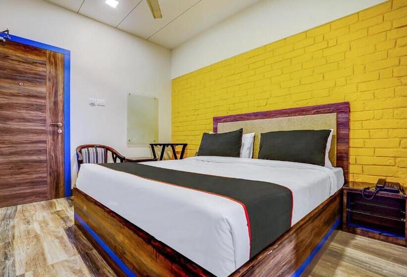 Hotel Super Collection O Kalinga Bapuji Nagar