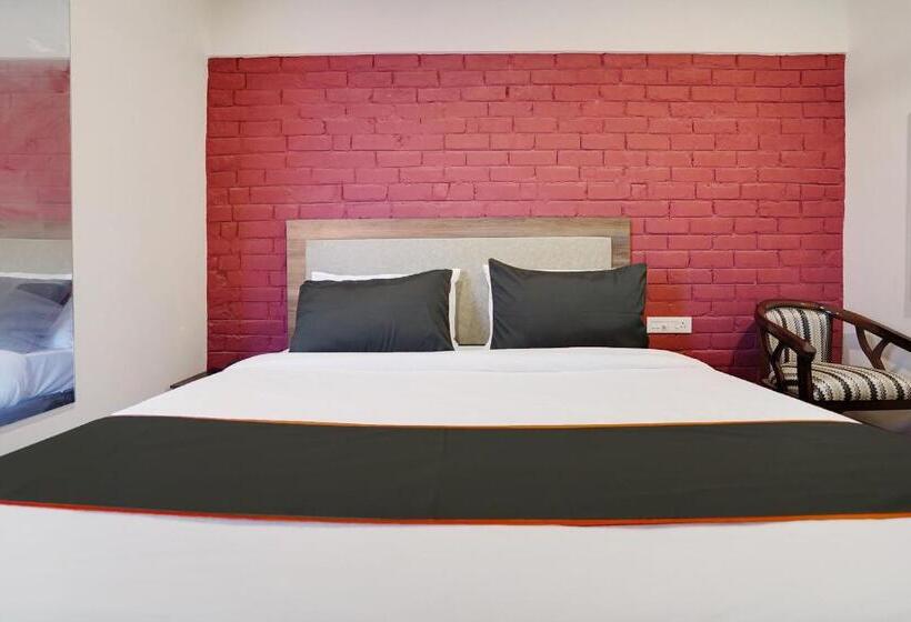 Hotel Super Collection O Kalinga Bapuji Nagar