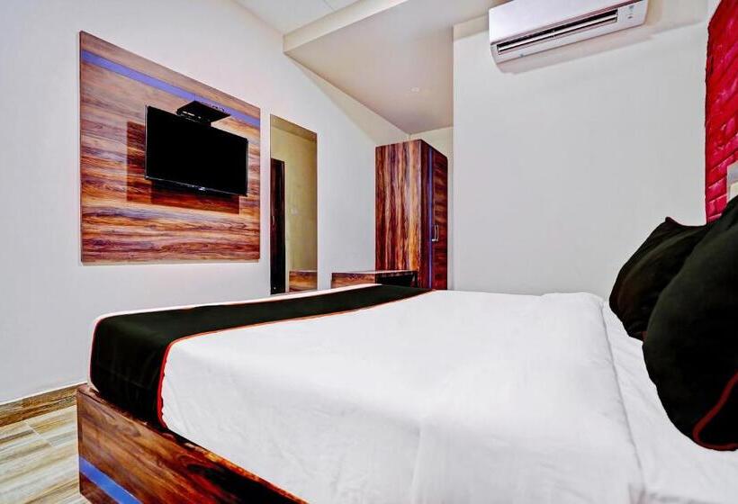 Hotel Super Collection O Kalinga Bapuji Nagar