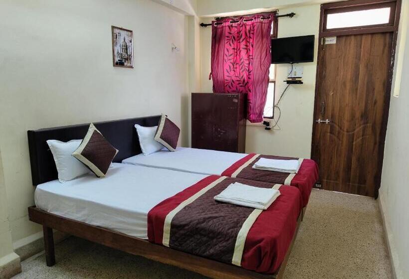 فندق Sea View Resorts