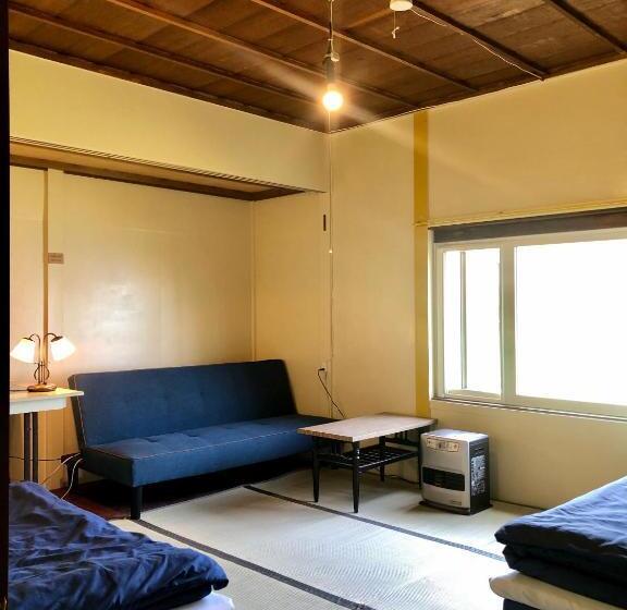 بنسيون 自然の中の古民家ゲストハウスちゃいはな庵 Organic County Style Classic House Chaihana An