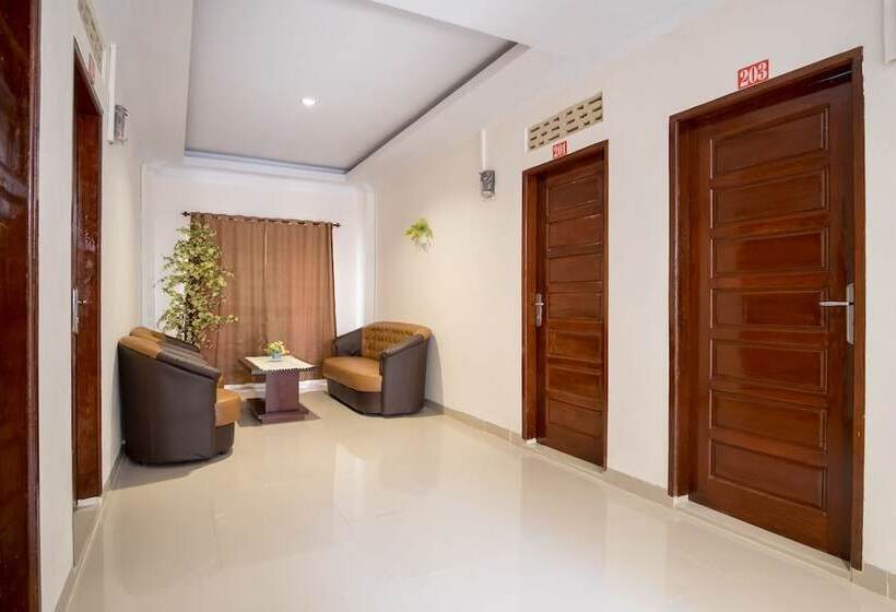 호텔 Oyo 621 Vania Residence