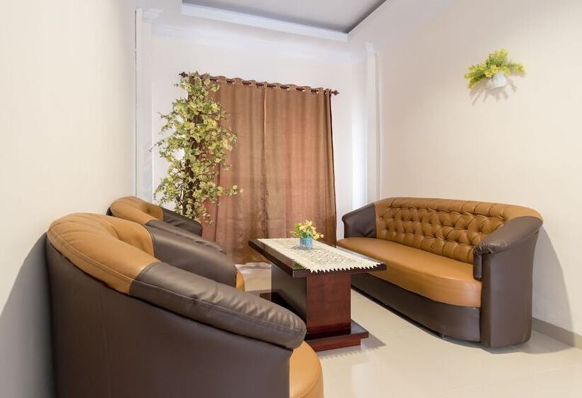 호텔 Oyo 621 Vania Residence