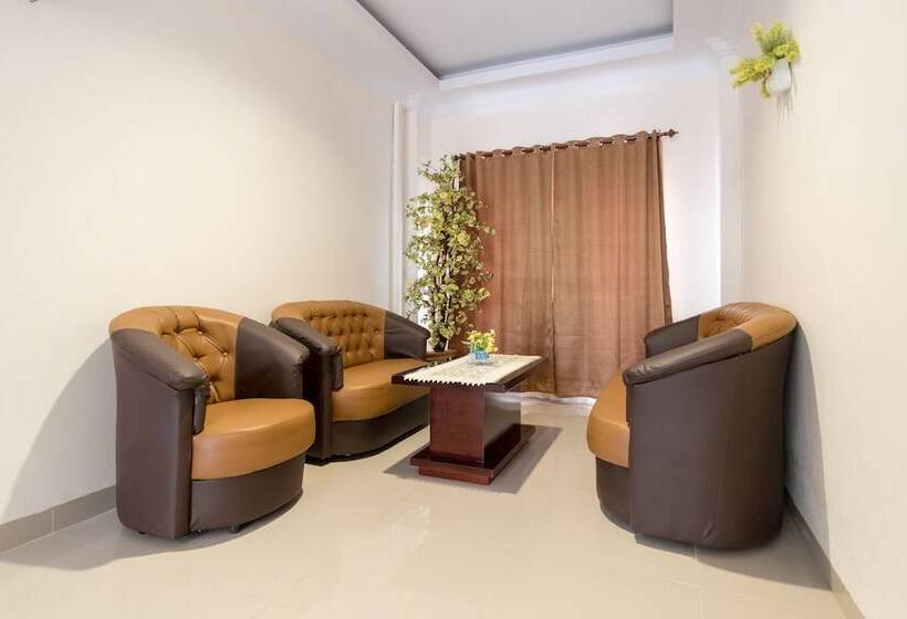 호텔 Oyo 621 Vania Residence