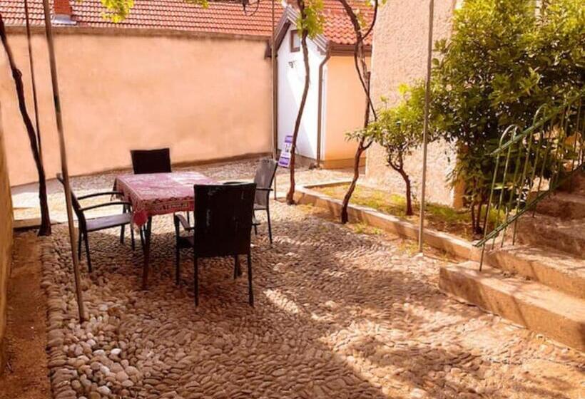 پانسیون Balkan House