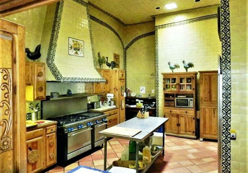 تختخواب و صبحانه Casa Benavides Inn