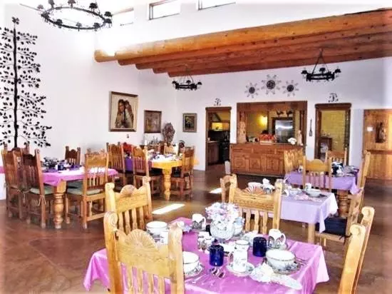 Bed and Breakfast Casa Benavides Inn