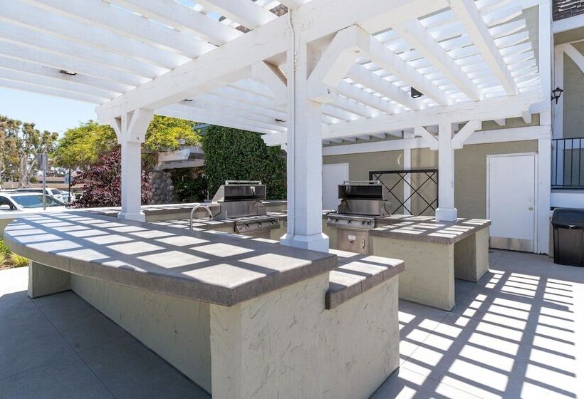 Carlsbad Inn Beach Resort