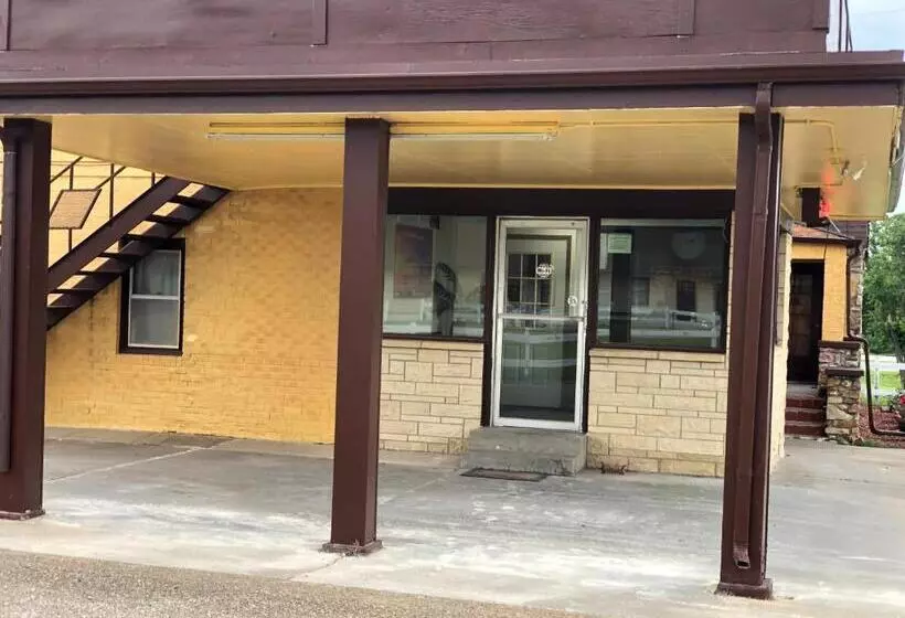 فندق Budget Host Inn   Emporia