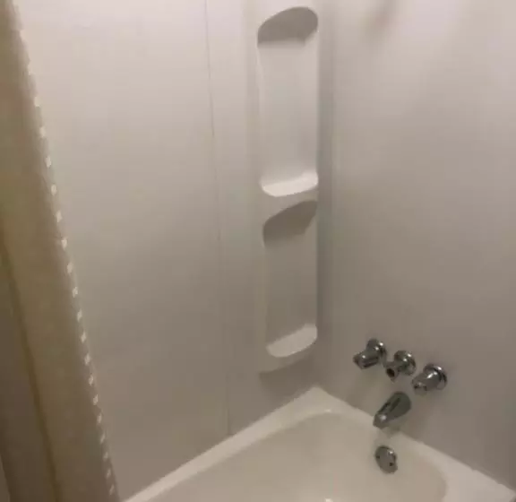 فندق Budget Host Inn   Emporia