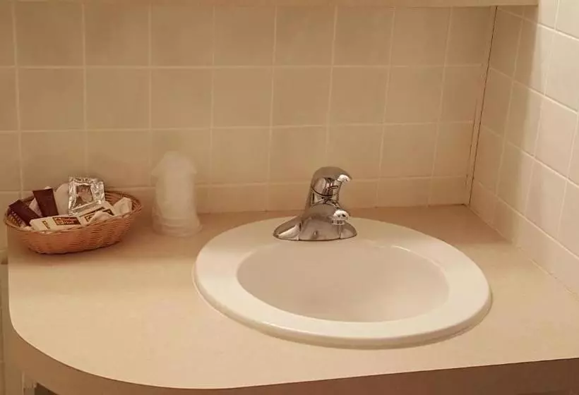 Отель Budget Host Inn