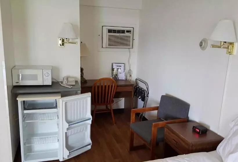 Отель Budget Host Inn