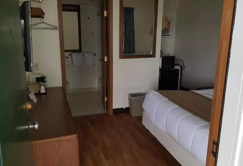 Отель Budget Host Inn