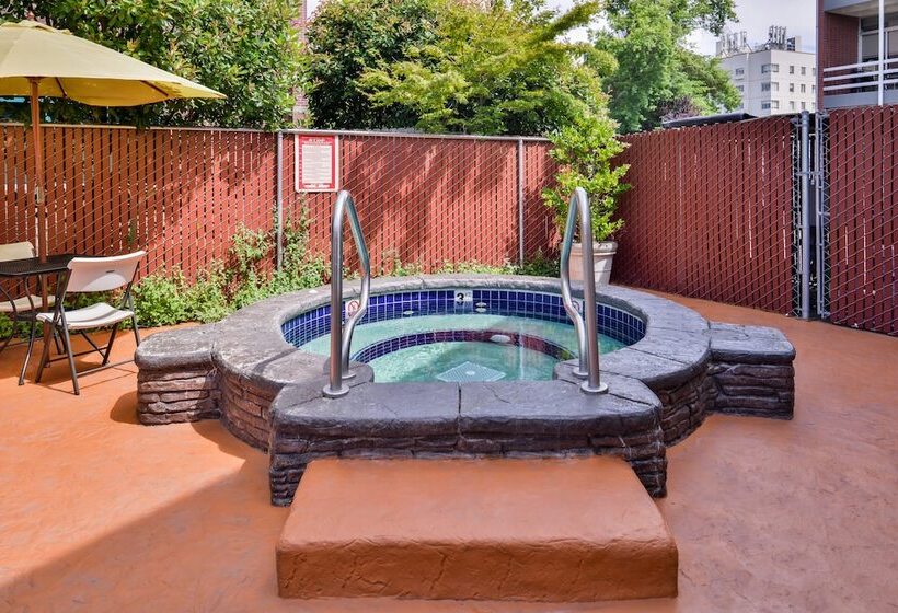 Hotel Campus Inn & Suites Eugene Downtown