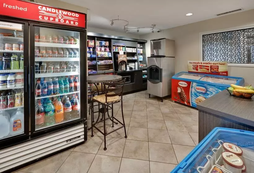 ホテル Candlewood Suites Dallas Market Center Love Field, An Ihg