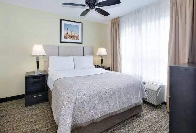 ホテル Candlewood Suites Dallas Market Center Love Field, An Ihg