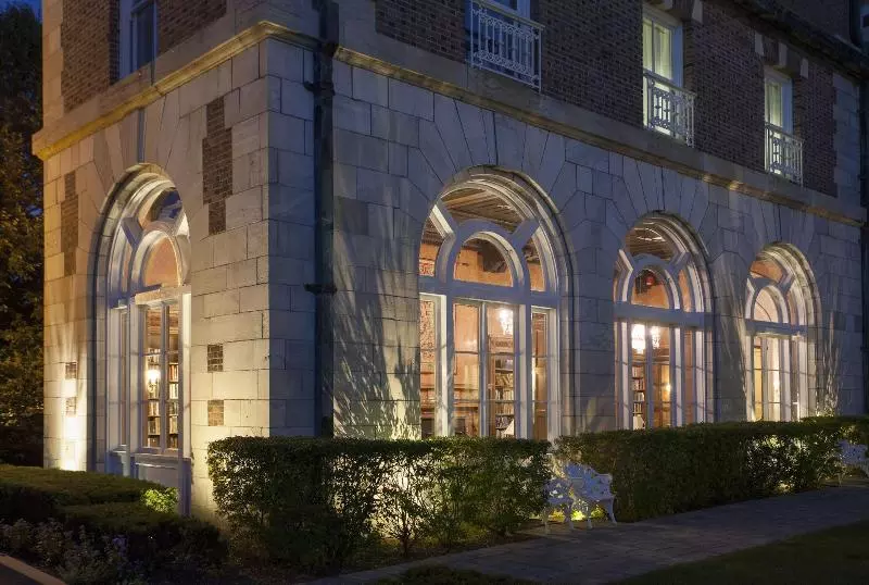 Отель Canyon Ranch Lenox