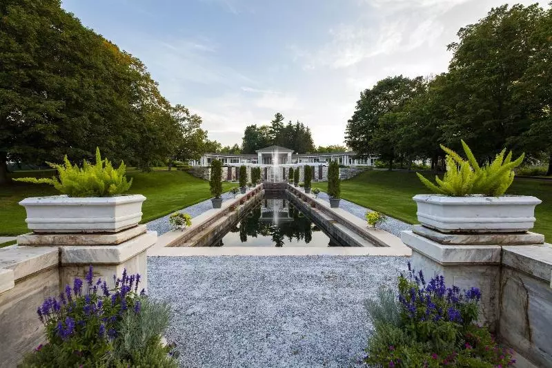 Отель Canyon Ranch Lenox