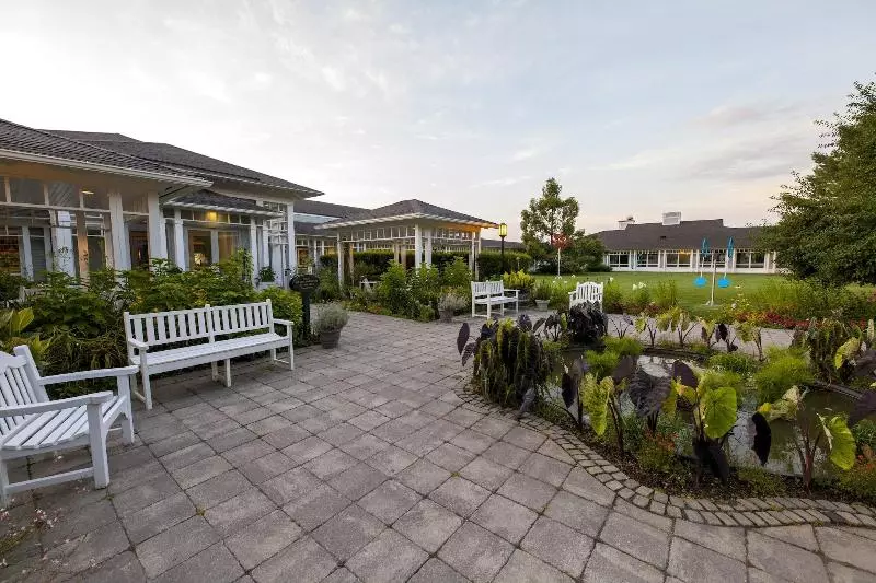 Отель Canyon Ranch Lenox