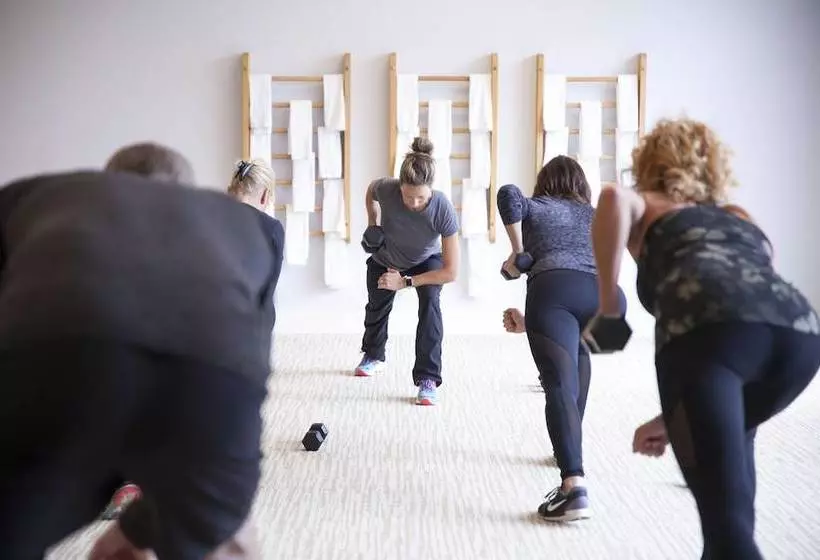 Отель Canyon Ranch Lenox