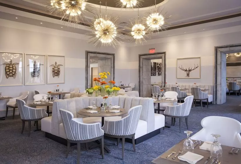 Отель Canyon Ranch Lenox