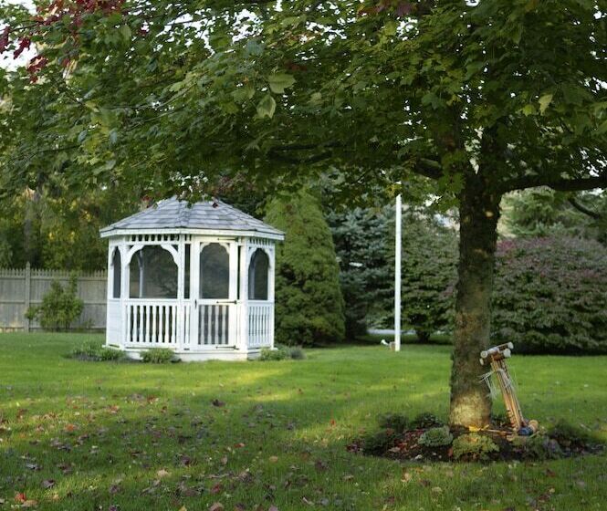 فندق Captain's House Inn