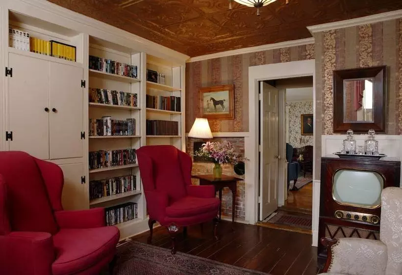 酒店 Captain's House Inn