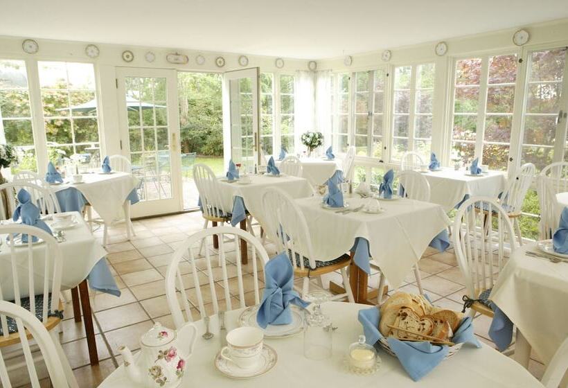 فندق Captain's House Inn