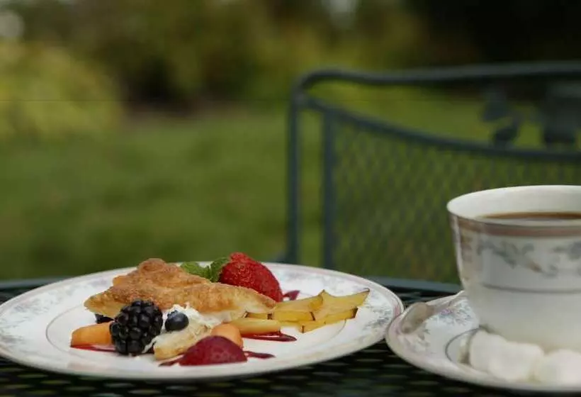 酒店 Captain's House Inn