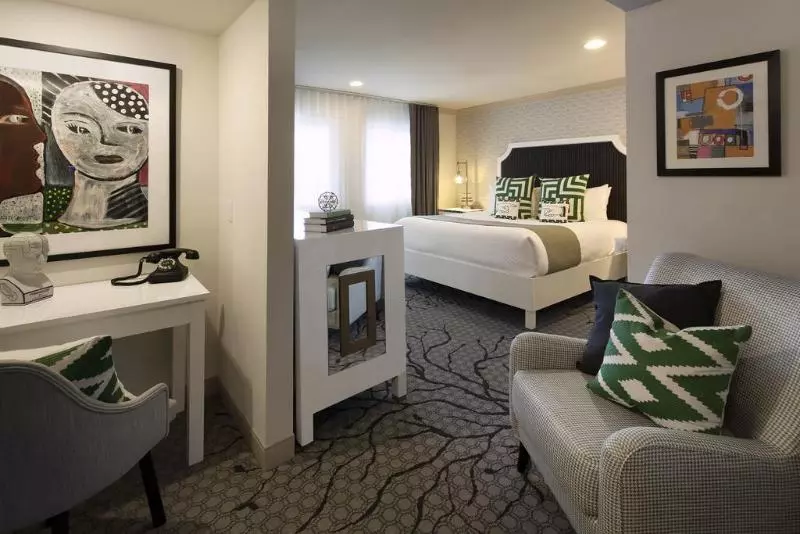 ホテル Carlyle Inn