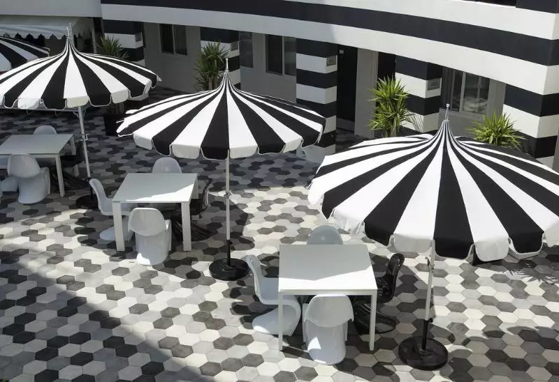 ホテル Carlyle Inn