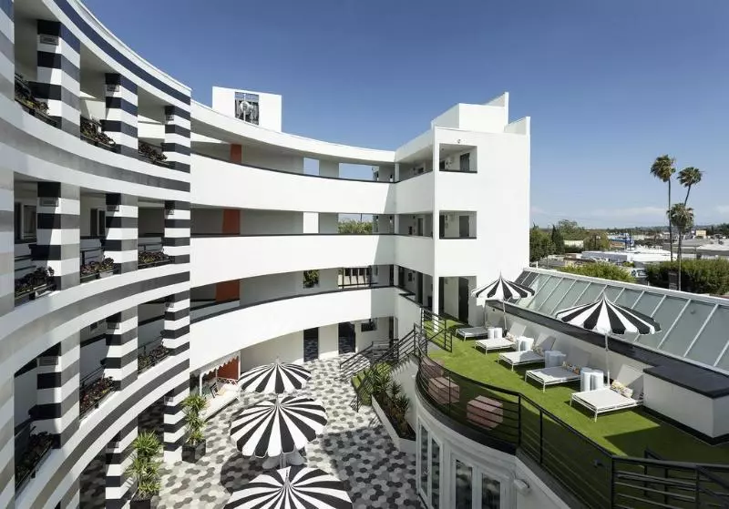 ホテル Carlyle Inn