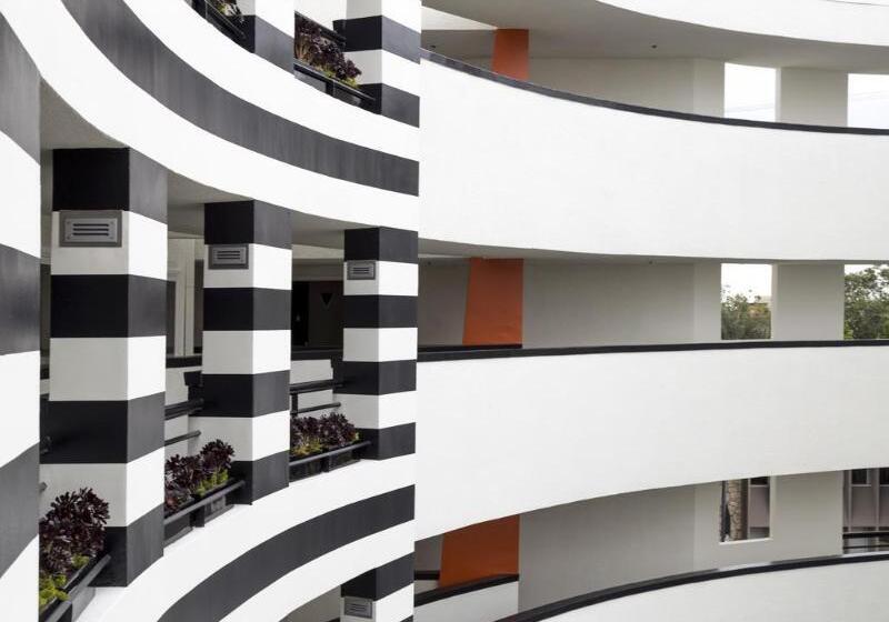 ホテル Carlyle Inn