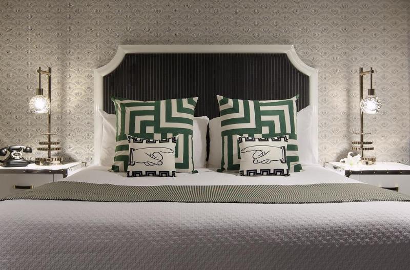 ホテル Carlyle Inn