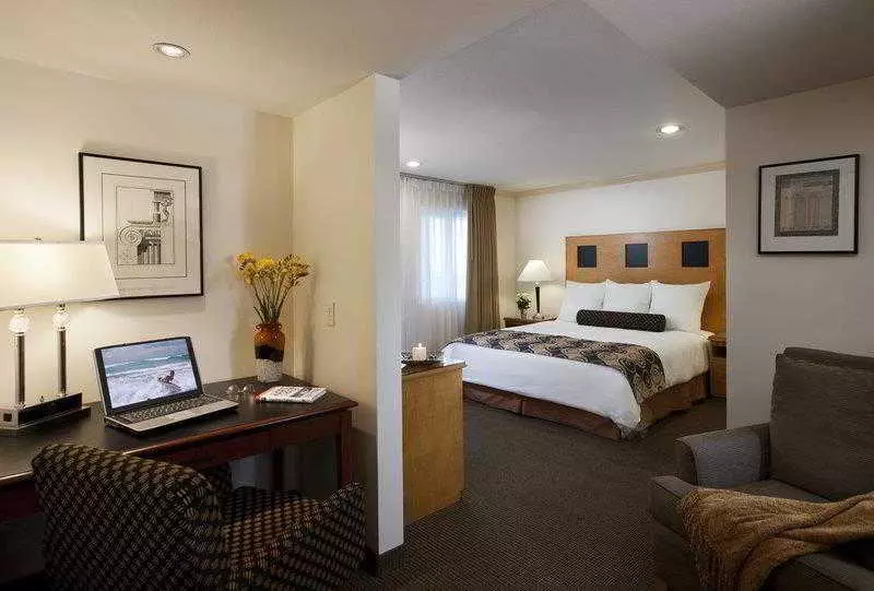 ホテル Carlyle Inn