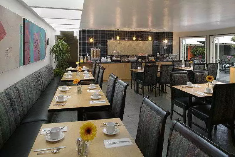 ホテル Carlyle Inn