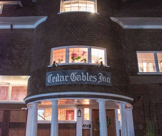 בית מלון כפרי Cedar Gables Inn