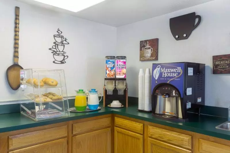 בית מלון כפרי Knights Inn  Athens, Oh