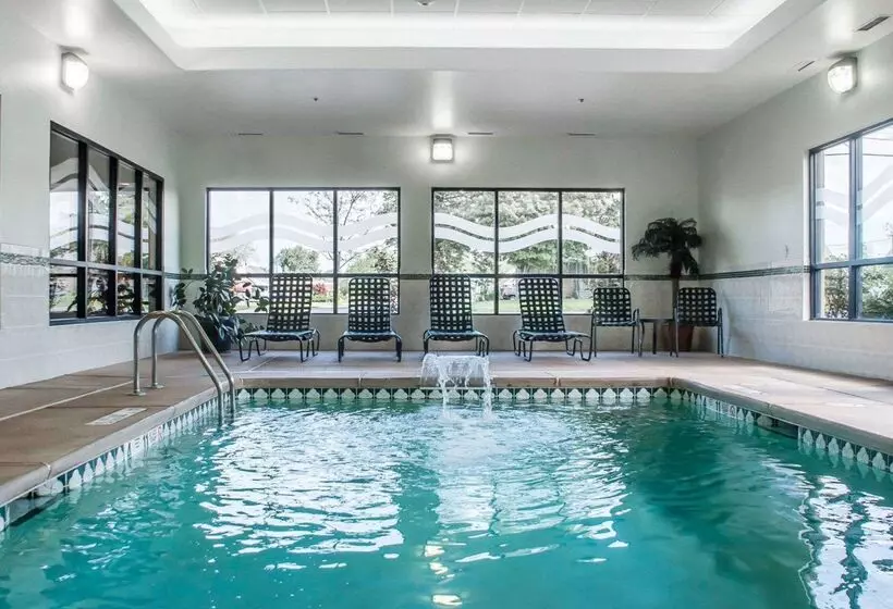 هتل Quality Inn Near Walden Galleria Mall