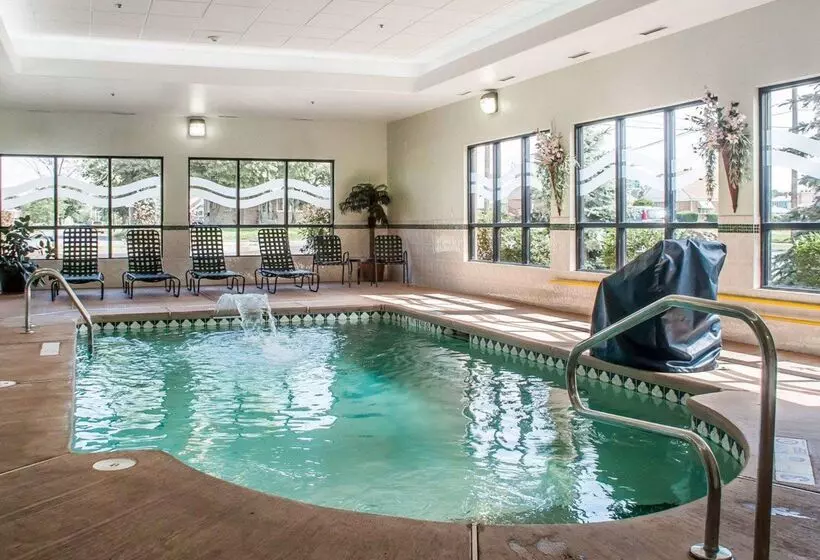 هتل Quality Inn Near Walden Galleria Mall