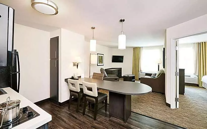 هتل Sonesta Simply Suites Phoenix Glendale
