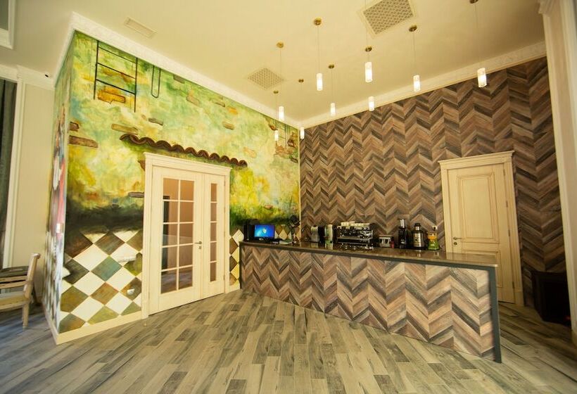 هتل Saat Meydani Nakhchivan