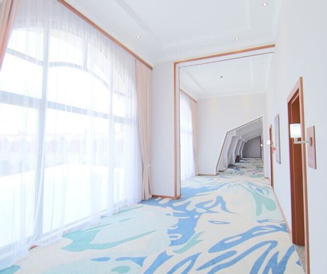 هتل Saat Meydani Nakhchivan