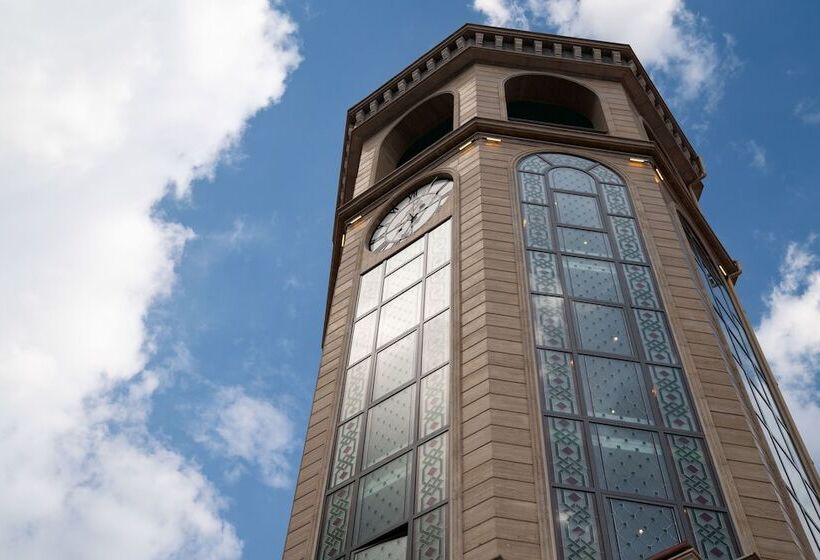 هتل Saat Meydani Nakhchivan