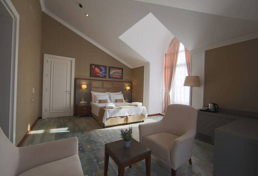 هتل Saat Meydani Nakhchivan