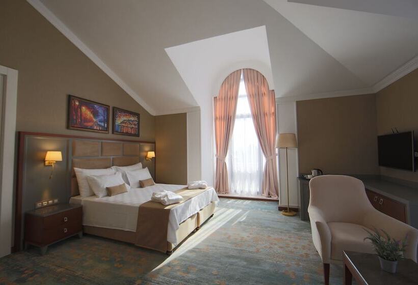 هتل Saat Meydani Nakhchivan